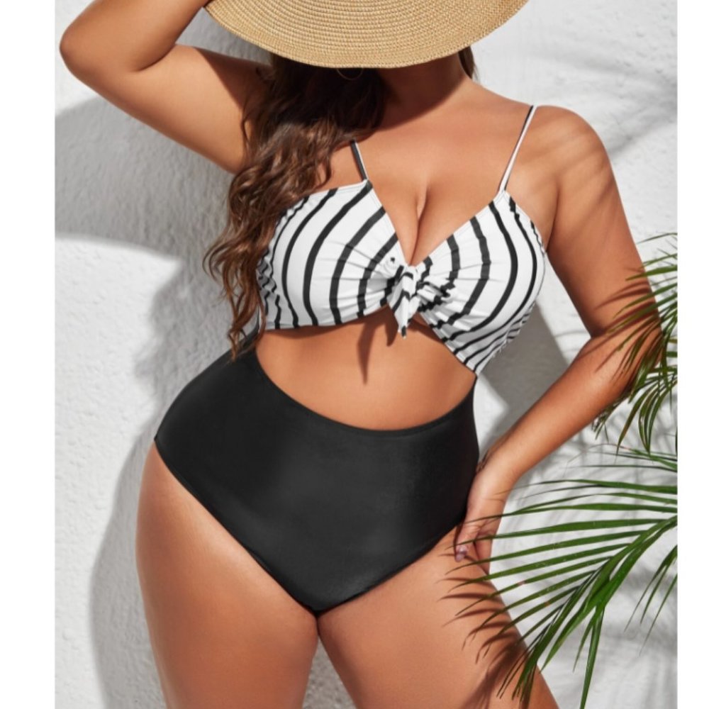 One-Piece Striped Swimsuit with Front Knot – Plus – 1XL